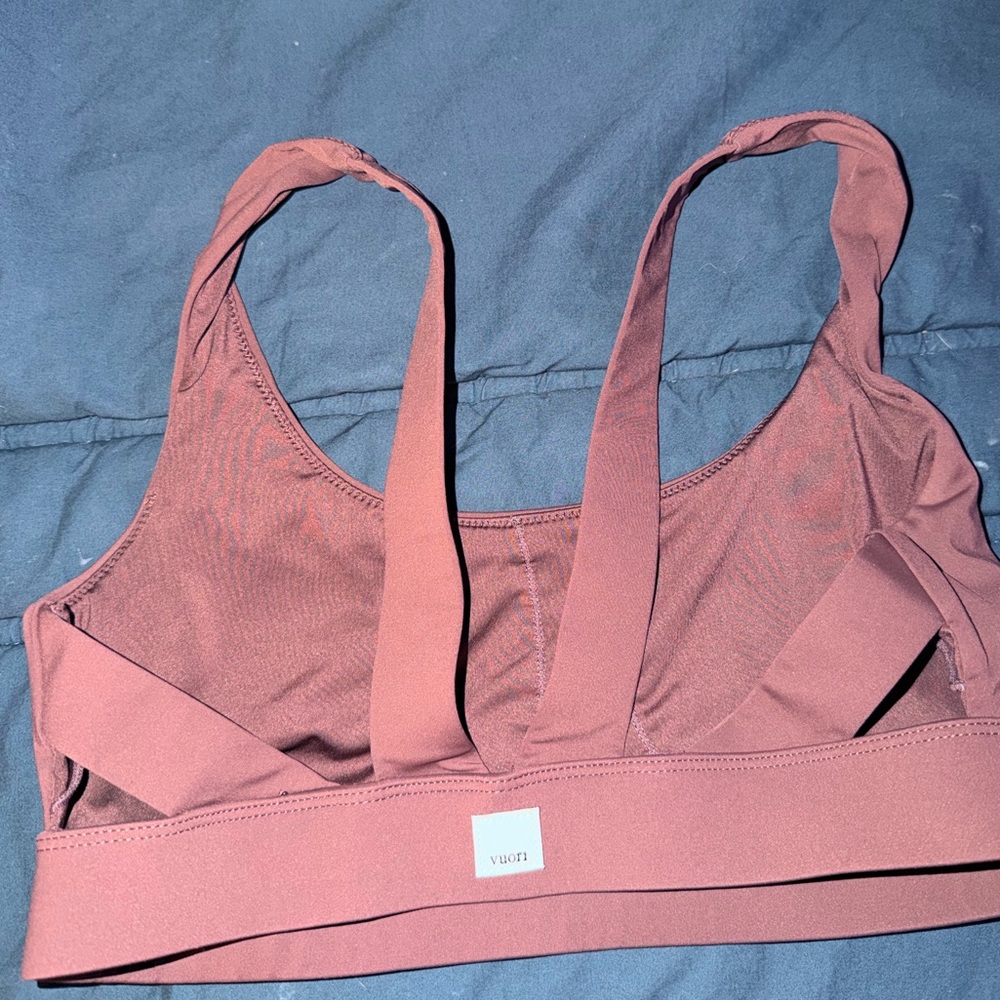 Vuori sports bra